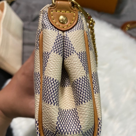 Authentic Louis Vuitton Discontinued Eva Clutch - Picture 7 of 12